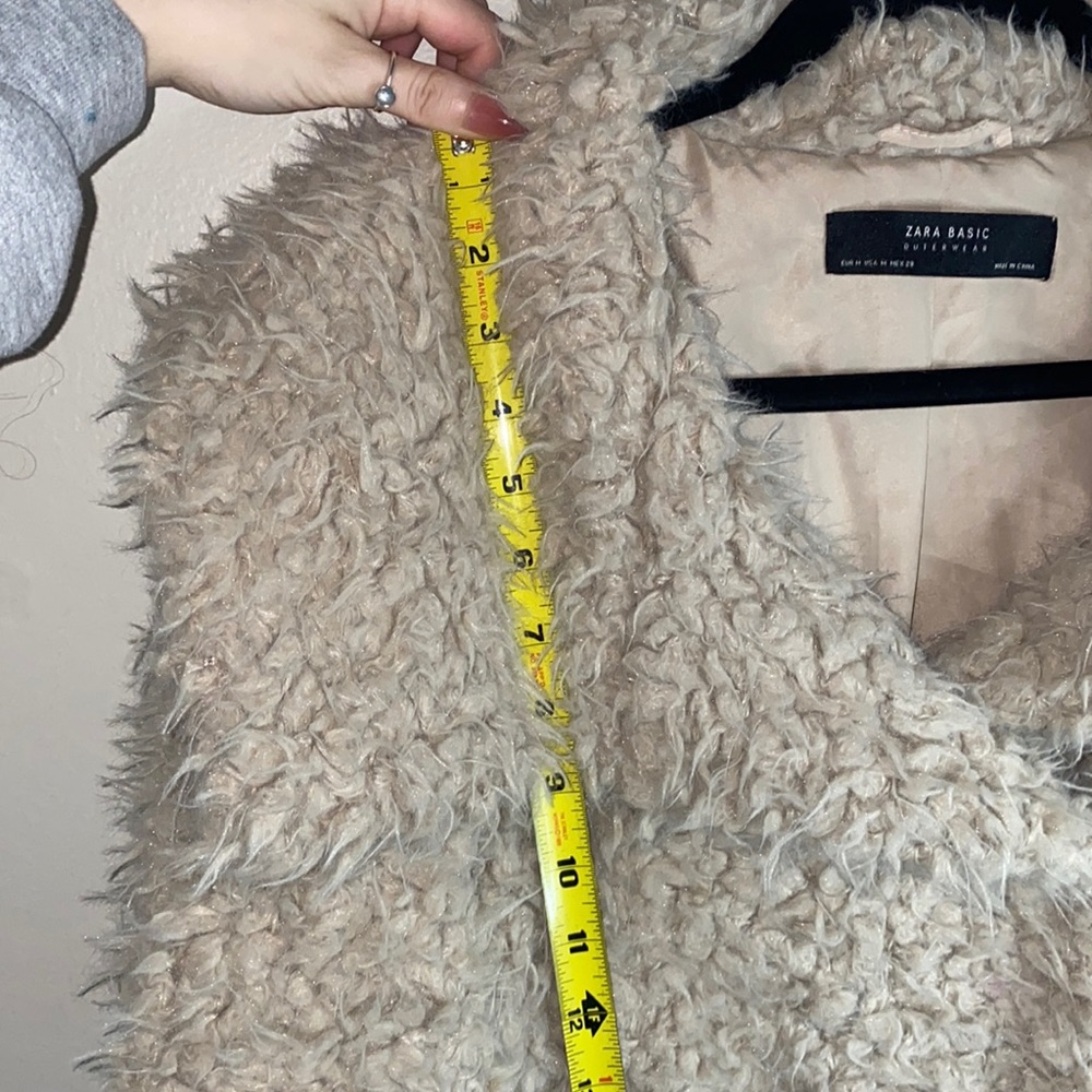 🎈The comfiest Zara cream faux fur jacket! - Picture 5 of 10